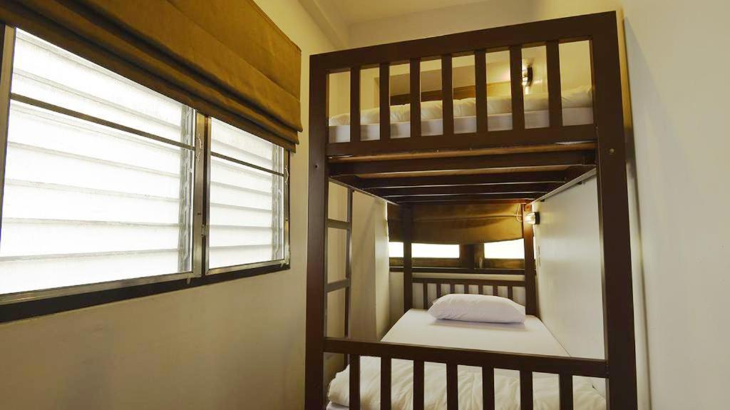 Some Rest Hostel Bangkok Exterior foto